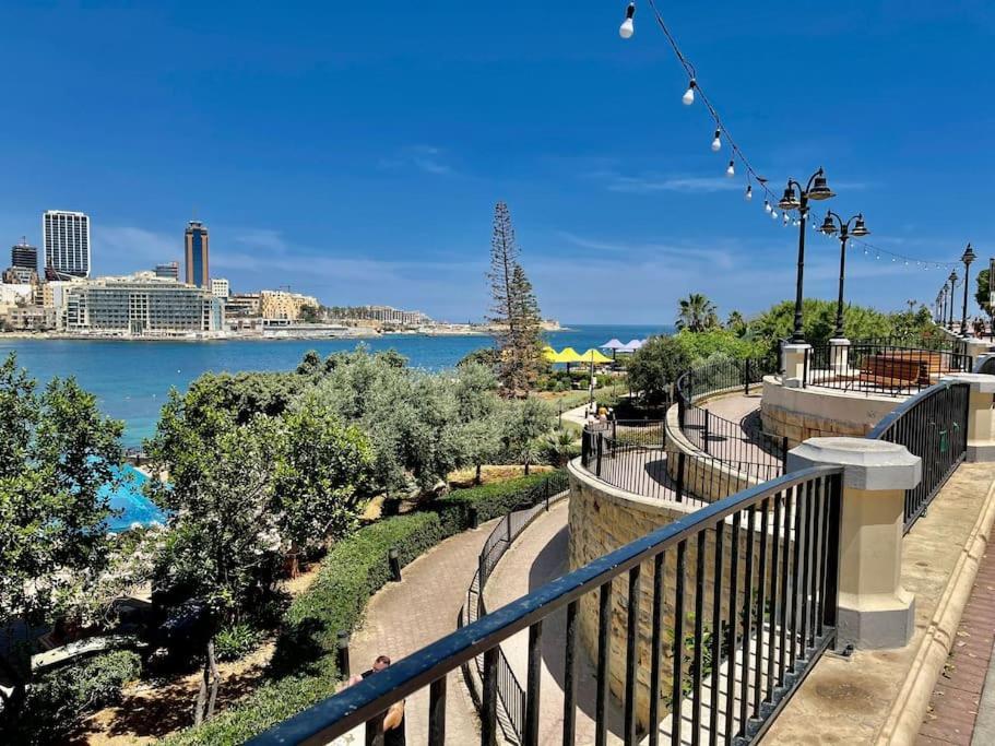 Sea View Penthouse In Tas-Sliema Apartment Exterior photo