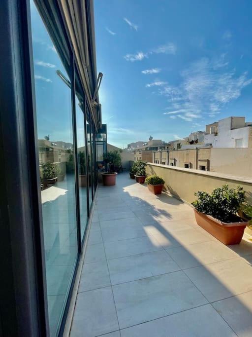 Sea View Penthouse In Tas-Sliema Apartment Exterior photo